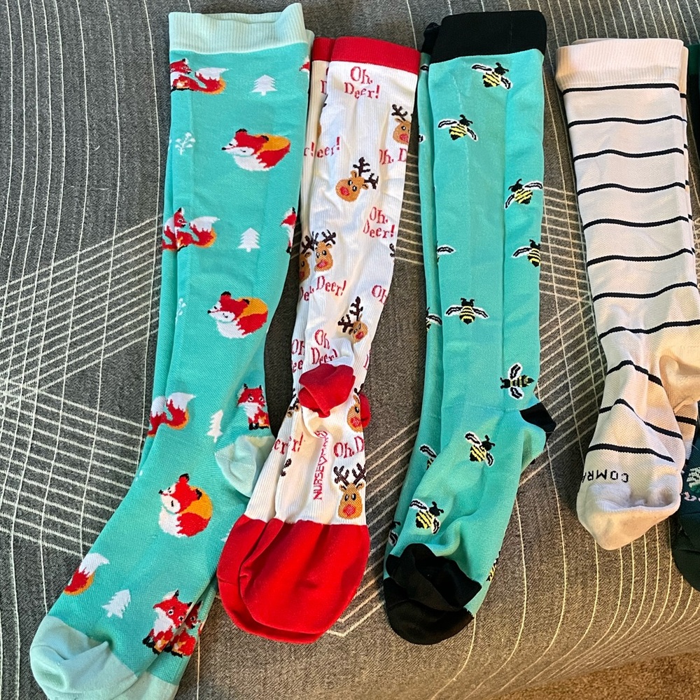 4 pairs of compression socks